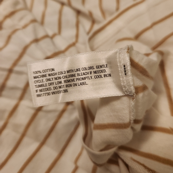 NWT Universal Thread Women's Fitted Crew Short-Sleeve T Shirt Striped - Picture 5 of 5